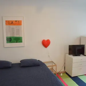 Nice Studio In Marolles Bruselas