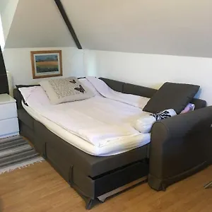Near The Center With Bathroom And Kitchen Bruselas